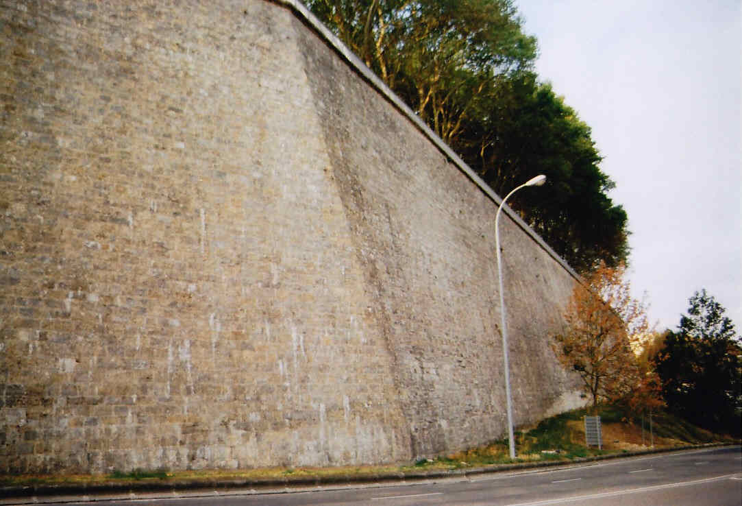 Paseo por las murallas de Pamplona El Frente Norte