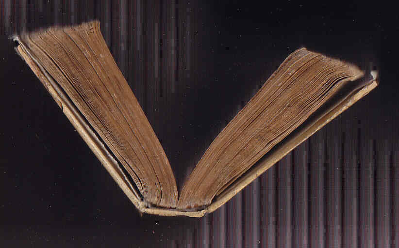 Restauración de libro antiguo y los lomos