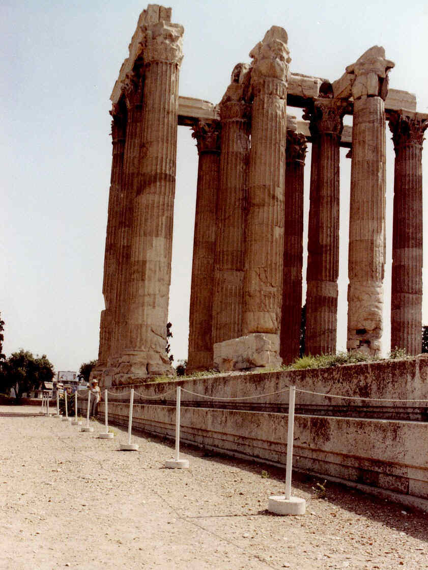 El Templo a Zeus en Atenas ordenado por Adriano