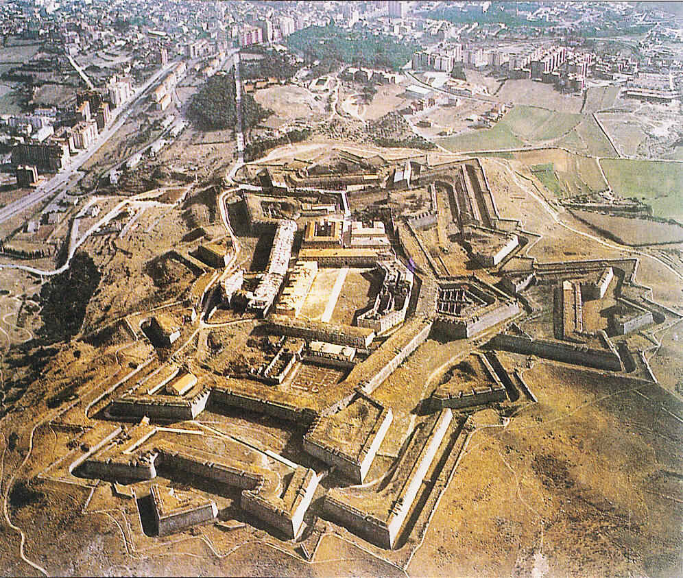 Las murallas de Pamplona hasta 1635